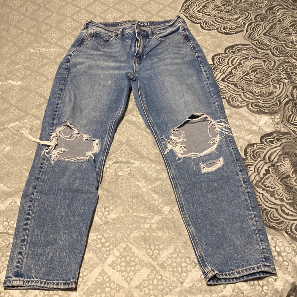 American eagle size 4 short mom jeans